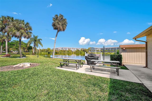 3585 LAKE BAYSHORE DRIVE J-301, Bradenton, FL 34205