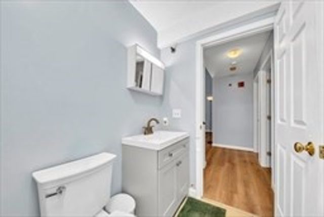 124 Tennis Plaza Rd 40, Dracut, MA 01826