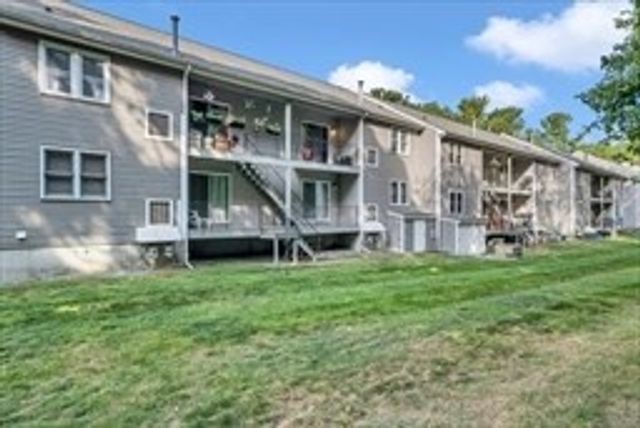 124 Tennis Plaza Rd 40, Dracut, MA 01826