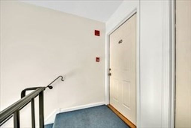 124 Tennis Plaza Rd 40, Dracut, MA 01826