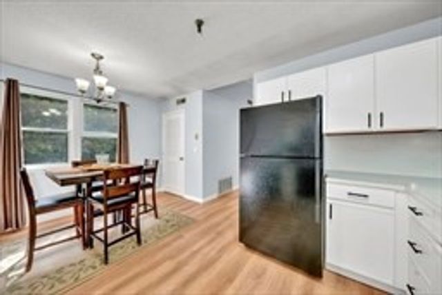 124 Tennis Plaza Rd 40, Dracut, MA 01826