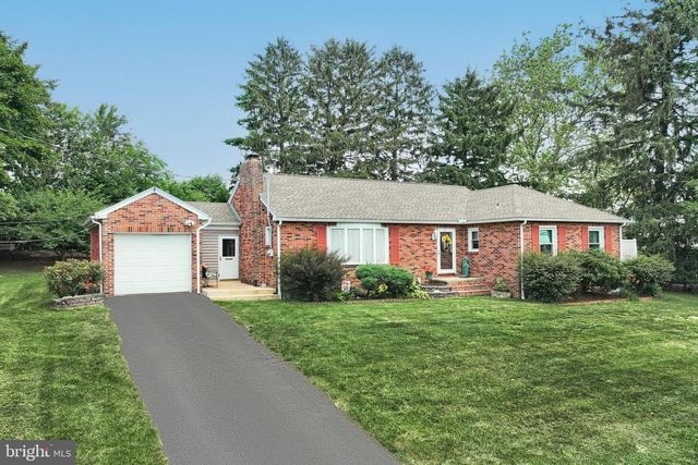 24 ADAMS ST, Windsor, PA 17366