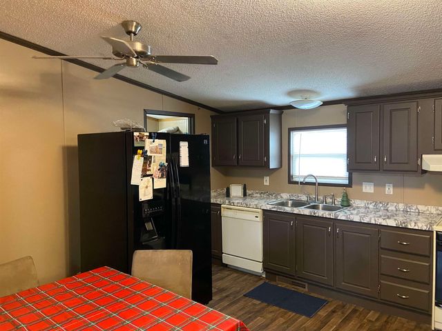 2001 E 53rd St S, Wichita, KS 67216