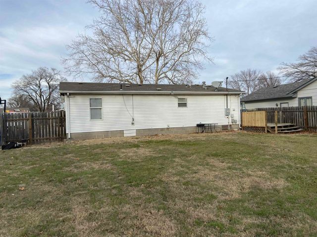 2001 E 53rd St S, Wichita, KS 67216