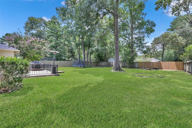 7102 Dillon Drive, Magnolia, TX 77354