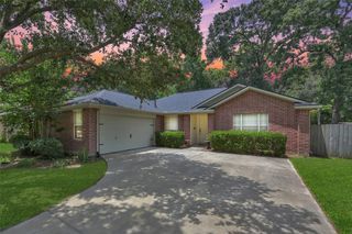 7102 Dillon Drive, Magnolia, TX 77354