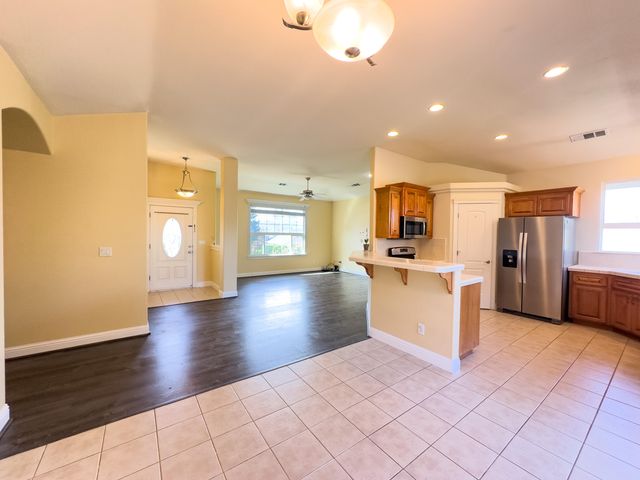 531 Fair Hill Drive, Redding, CA 96003