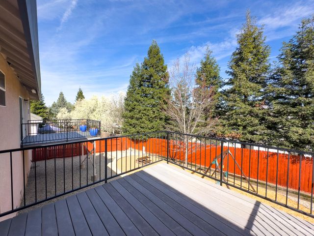 531 Fair Hill Drive, Redding, CA 96003