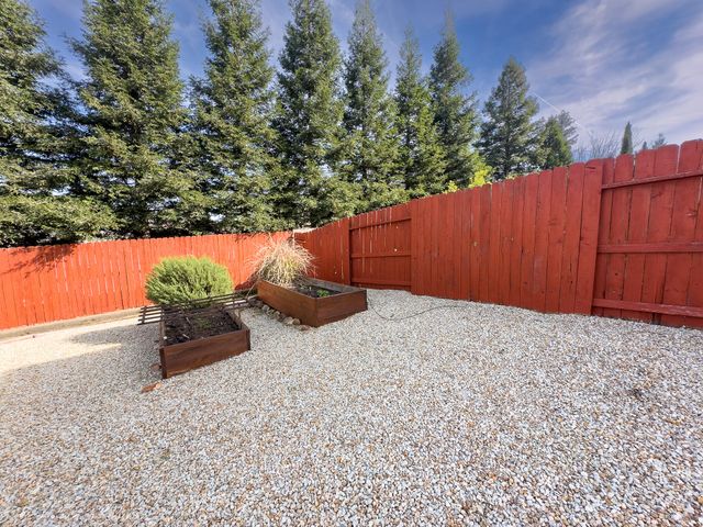 531 Fair Hill Drive, Redding, CA 96003