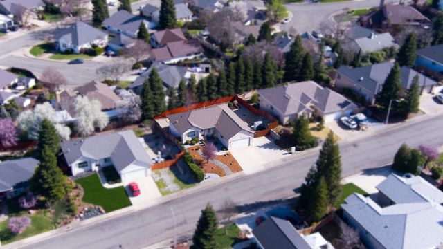 531 Fair Hill Drive, Redding, CA 96003