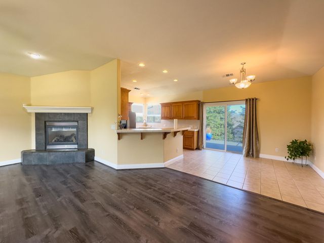 531 Fair Hill Drive, Redding, CA 96003