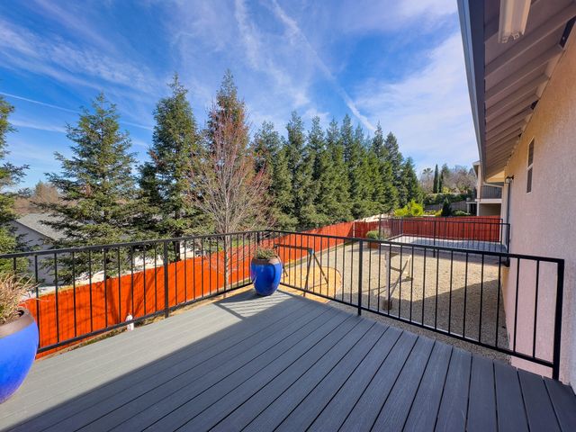 531 Fair Hill Drive, Redding, CA 96003