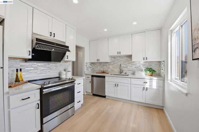 1559 Bandoni Ave, San Lorenzo, CA 94580