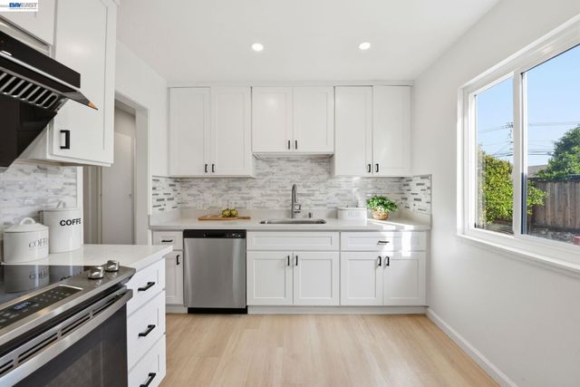 1559 Bandoni Ave, San Lorenzo, CA 94580