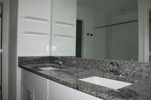 8526 40TH CIRCLE E, Palmetto, FL 34221