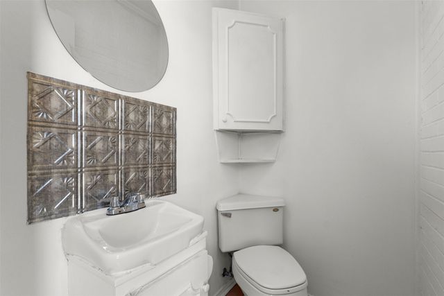 7801 Royal Lane, Dallas, TX 75230