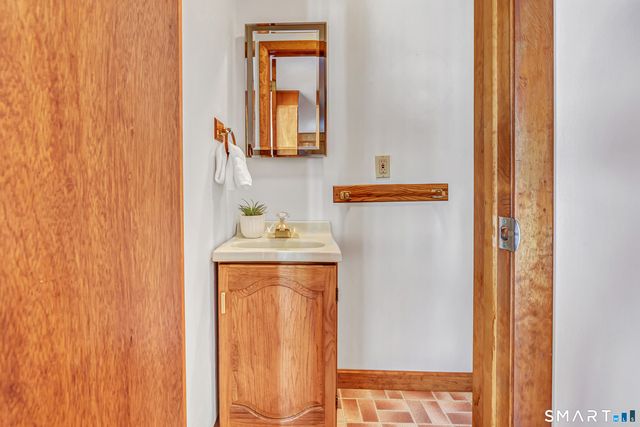 3 Maler Avenue, Shelton, CT 06484