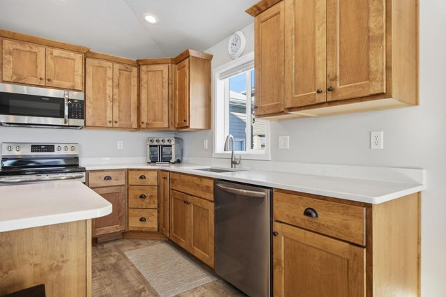 3724 49th Street S, Fargo, ND 58104