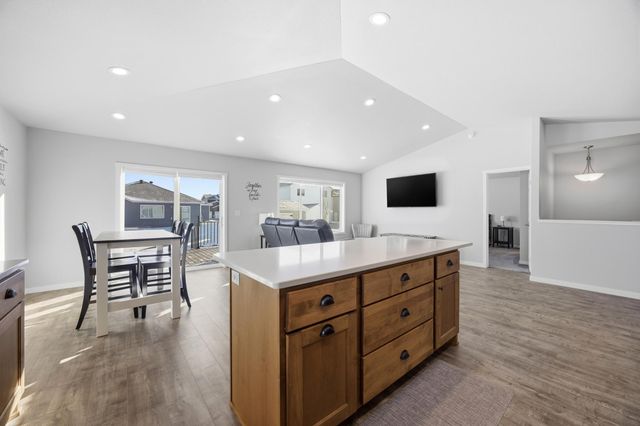 3724 49th Street S, Fargo, ND 58104