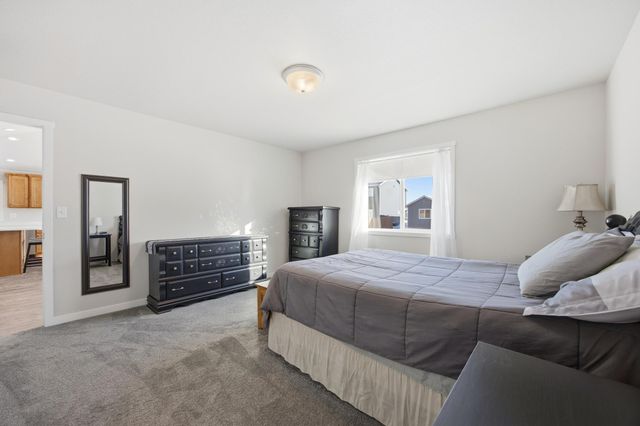 3724 49th Street S, Fargo, ND 58104