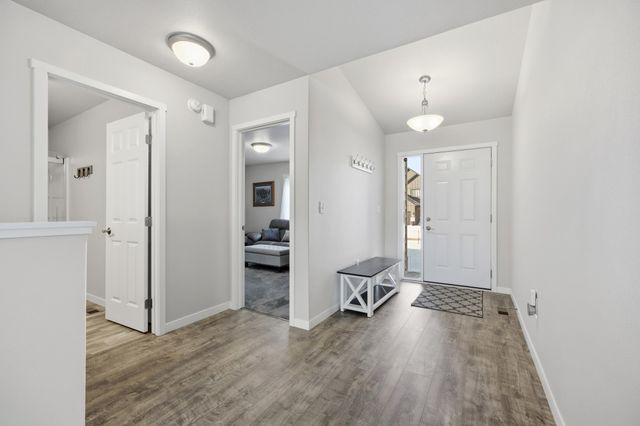 3724 49th Street S, Fargo, ND 58104