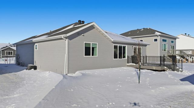 3724 49th Street S, Fargo, ND 58104