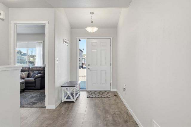 3724 49th Street S, Fargo, ND 58104