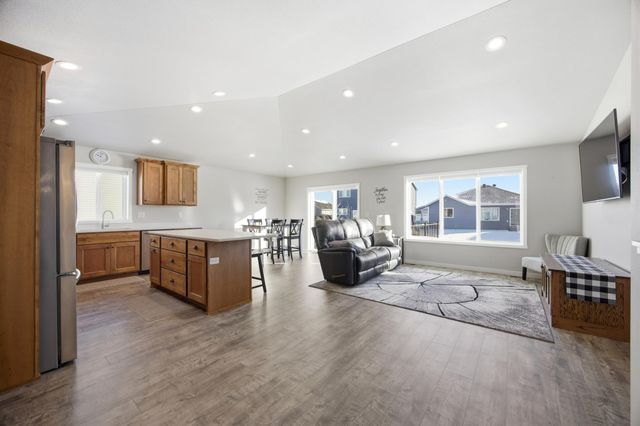 3724 49th Street S, Fargo, ND 58104