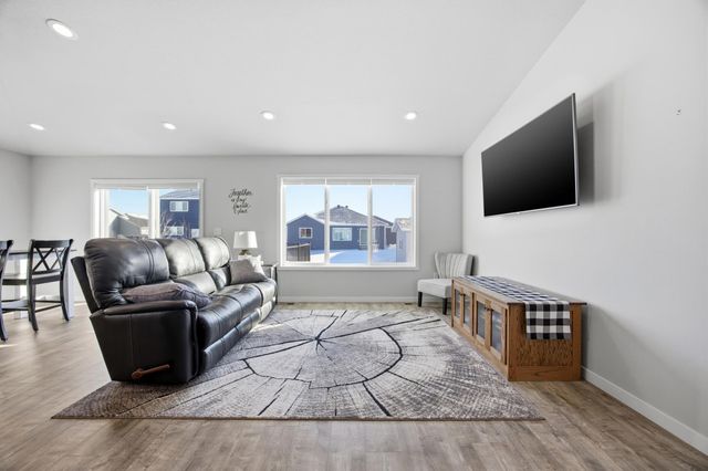 3724 49th Street S, Fargo, ND 58104