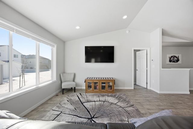 3724 49th Street S, Fargo, ND 58104