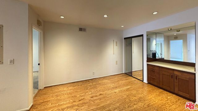 1134 Alta Loma Road 115, West Hollywood, CA 90069