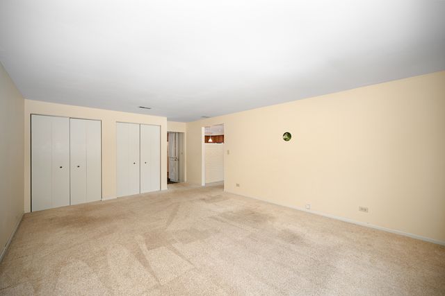 1727 Warwick Lane, Schaumburg, IL 60193