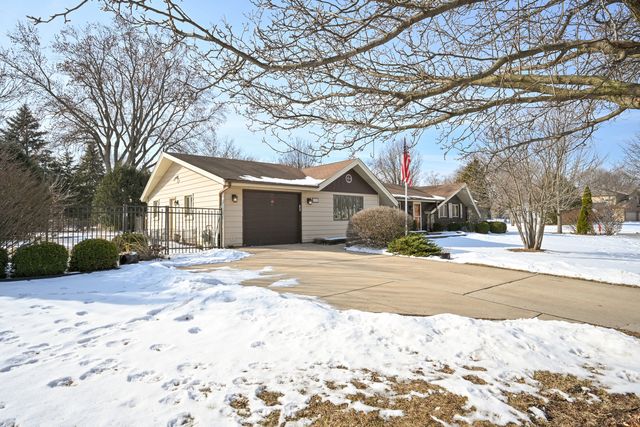 1727 Warwick Lane, Schaumburg, IL 60193