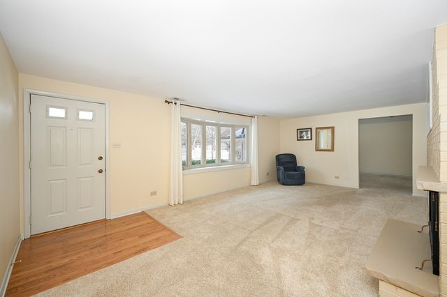 1727 Warwick Lane, Schaumburg, IL 60193