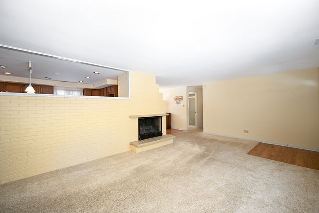 1727 Warwick Lane, Schaumburg, IL 60193