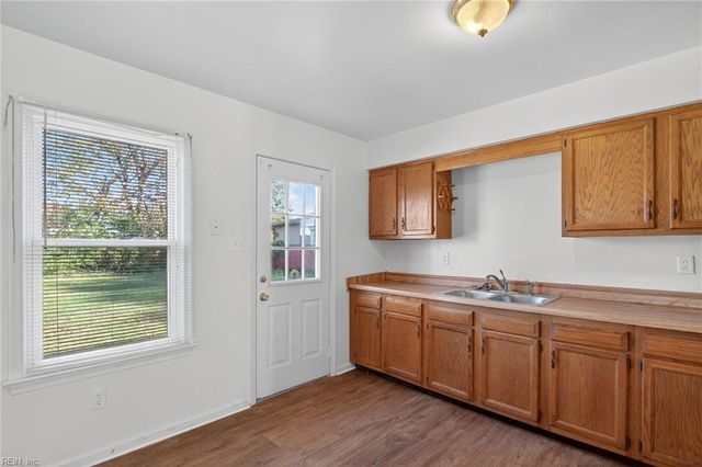 1717-A Cullen AVE, Chesapeake, VA 23324