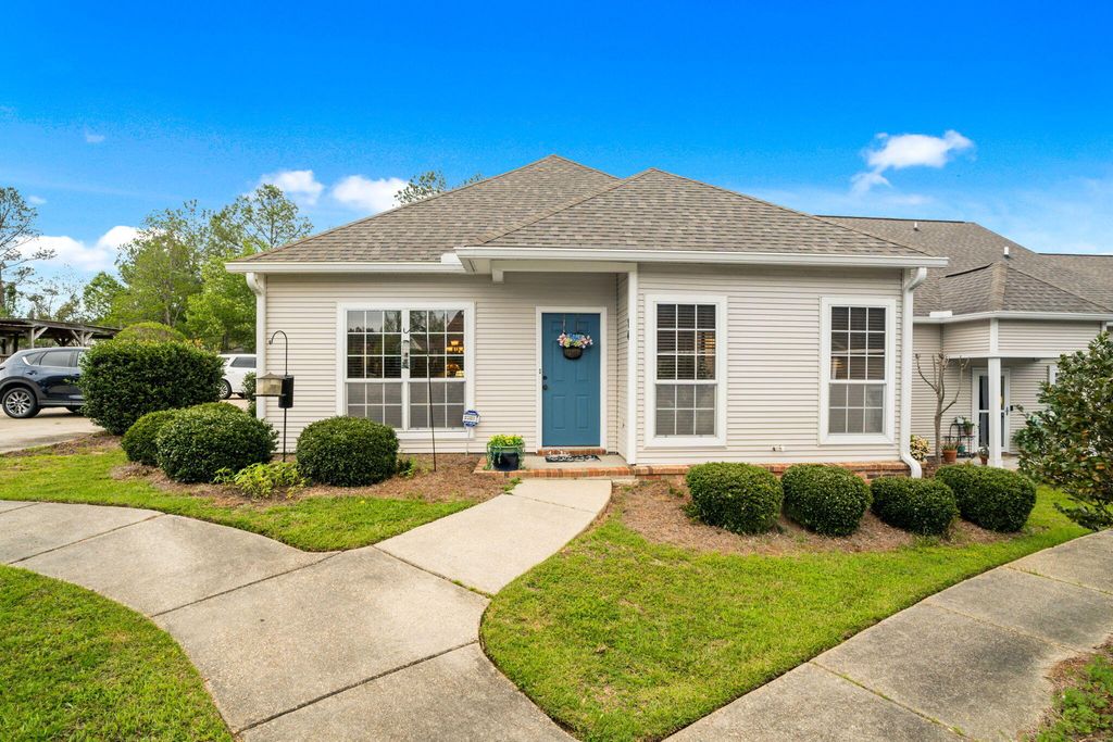 14 Silverleaf Ln., Hattiesburg, MS 39402