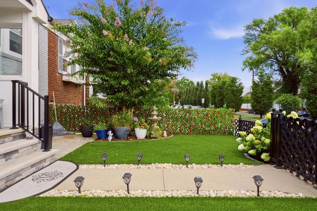 29 PARKSIDE LANE, Bayonne, NJ 07002