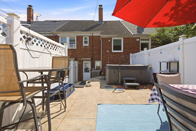 29 PARKSIDE LANE, Bayonne, NJ 07002