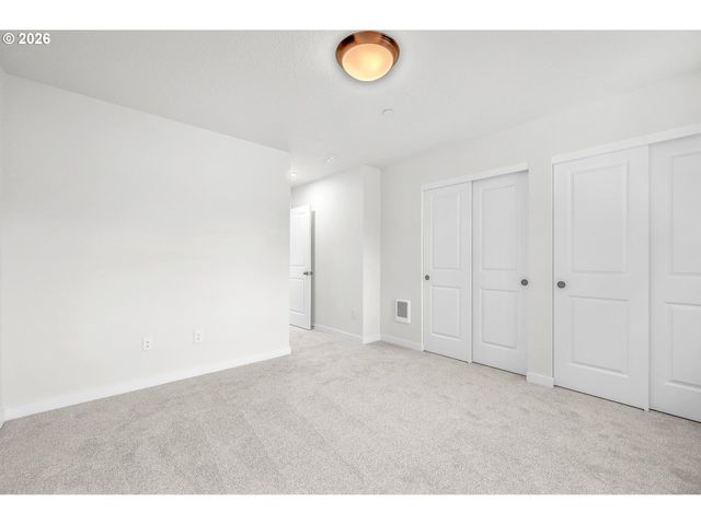 9261 E Burnside St, Portland, OR 97216