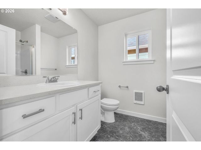 9261 E Burnside St, Portland, OR 97216