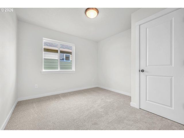 9261 E Burnside St, Portland, OR 97216