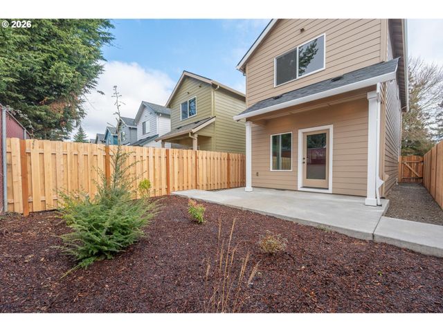 9261 E Burnside St, Portland, OR 97216