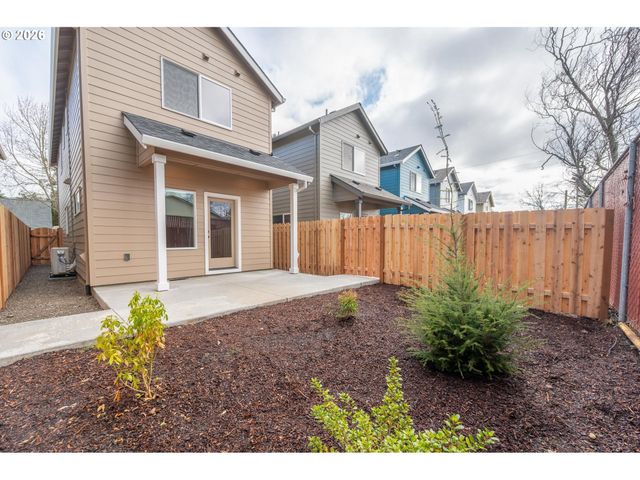 9261 E Burnside St, Portland, OR 97216