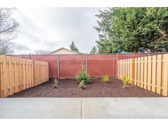 9261 E Burnside St, Portland, OR 97216
