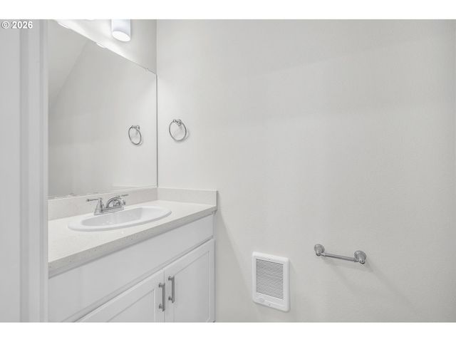 9261 E Burnside St, Portland, OR 97216