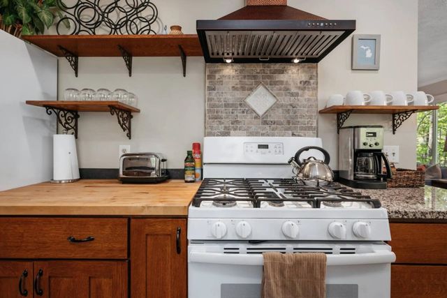 600 Bass Lake Road, Traverse City, MI 49685