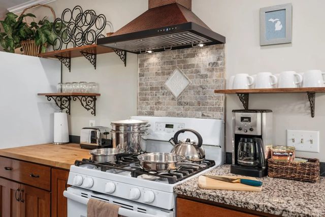 600 Bass Lake Road, Traverse City, MI 49685