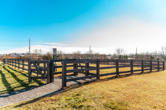 3377 Thorpe Rd, Nashville, TN 37207