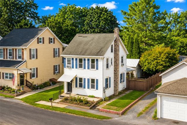 7588 Trexler Circle, Upper Macungie Twp, PA 18087